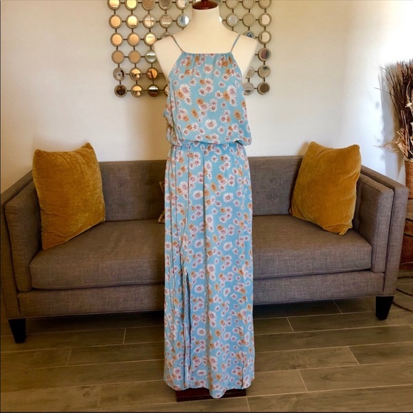 Forever 21 Dresses & Skirts - Floral M Slit Maxi Dress